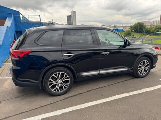 2018 Mitsubishi Outlander III Рестайлинг 2, чёрный, 1950000 рублей, вид 4