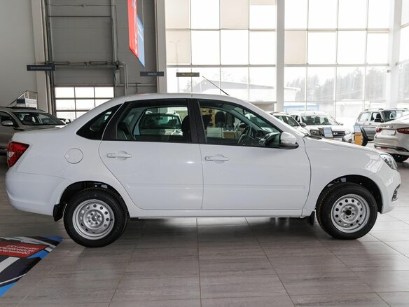 2026 Lada (ВАЗ) Granta I Рестайлинг, белый - вид 6