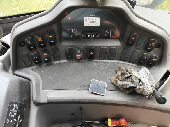 2012 Volvo BL, жёлтый, 6100000 рублей - вид 9