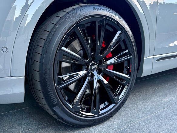 2023 Audi Q8 55 TFSI I (4M) Рестайлинг, серый, 13000000 рублей - вид 10