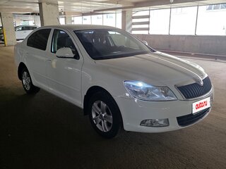 2012 Skoda Octavia II (A5) Рестайлинг, белый, 900000 рублей, вид 5