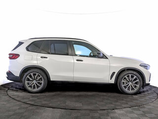 2021 BMW X5 40i IV (G05/G18), белый, 6480000 рублей, вид 4