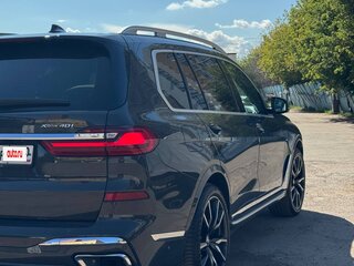 2022 BMW X7 40i I (G07), серый, 9950000 рублей, вид 4