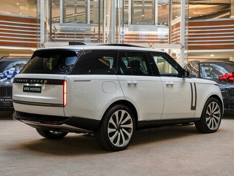 2026 Land Rover Range Rover P400 MHEV V, белый, 20090000 рублей, вид 2