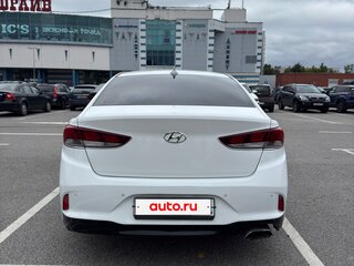 2019 Hyundai Sonata VII (LF) Рестайлинг, белый, 1650000 рублей, вид 3