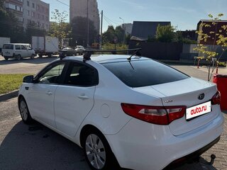 2014 Kia Rio 6-speed III, белый, 750000 рублей, вид 3