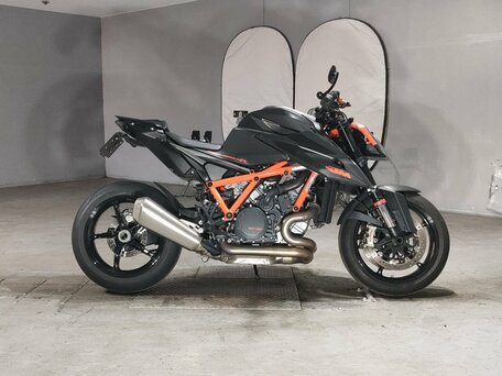 2020 KTM 1290 Super Duke R, чёрный, 1240000 рублей, вид 1