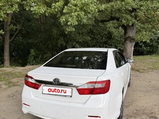 2013 Toyota Camry VII (XV50), белый, 1100000 рублей, вид 3