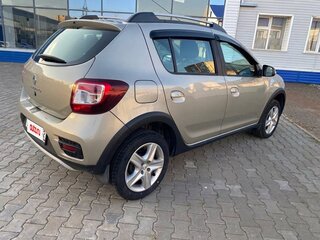 2018 Renault Sandero Stepway II, бежевый, 890000 рублей, вид 4