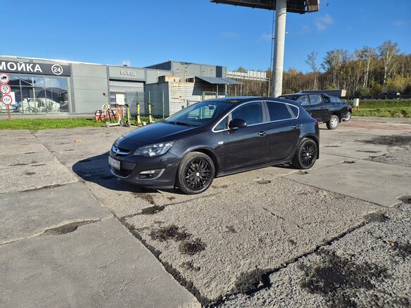 2014 Opel Astra J Рестайлинг, чёрный, 850000 рублей - вид 6