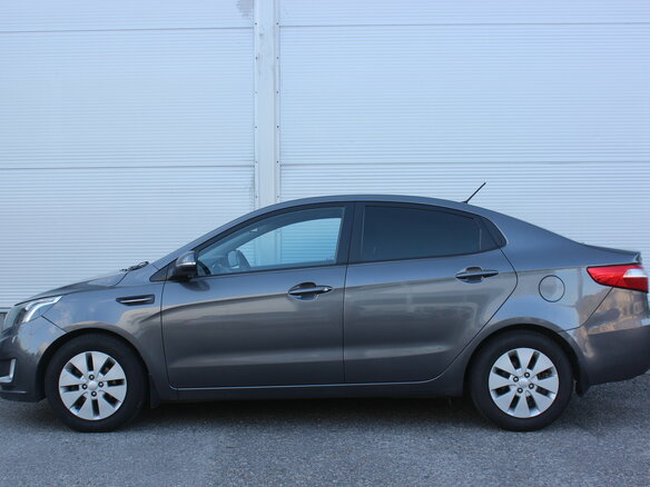 2013 Kia Rio 5-speed III, серый, 757000 рублей - вид 5