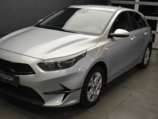 2022 Kia Ceed III Рестайлинг, серебристый, 2107000 рублей, вид 1