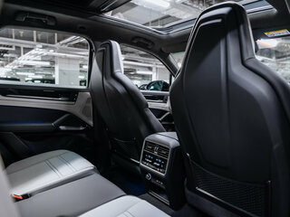 2026 Porsche Cayenne III Рестайлинг, серый, 18200000 рублей, вид 2