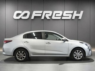2020 Kia Rio IV Рестайлинг, серебристый, 1560000 рублей, вид 5