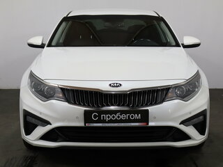 2019 Kia Optima IV Рестайлинг, белый, 1899000 рублей, вид 2