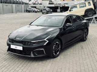 2026 Kia K5 III Рестайлинг, чёрный, 5070000 рублей, вид 3