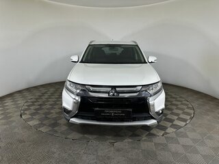 2015 Mitsubishi Outlander III Рестайлинг 2, белый, 1530000 рублей, вид 2