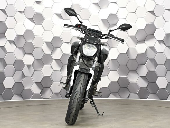 2014 Yamaha MT-07 (FZ-07), белый, 725000 рублей - вид 4