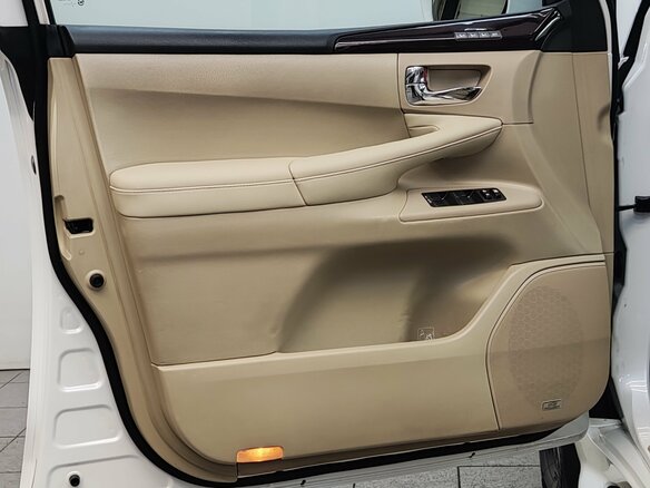 2009 Lexus LX 570 III, белый, 3200000 рублей - вид 38
