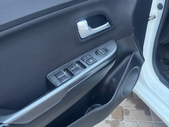 2012 Kia Rio 5-speed III, белый - вид 10