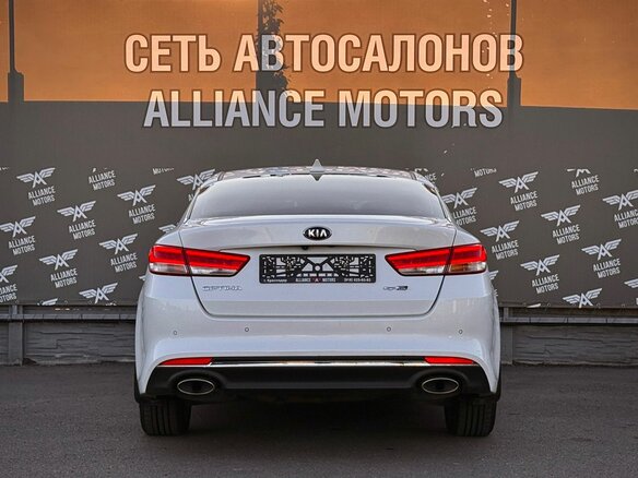 2018 Kia Optima IV Рестайлинг, белый, 1499000 рублей - вид 5