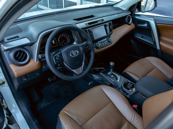 2017 Toyota RAV4 IV (XA40) Рестайлинг, белый, 1995000 рублей - вид 14