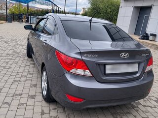 2013 Hyundai Solaris I, серый, 740000 рублей, вид 5