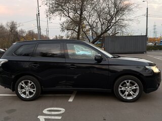2013 Mitsubishi Outlander III, чёрный, 1300000 рублей, вид 2