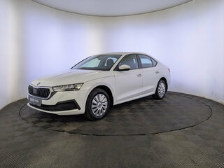 2021 Skoda Octavia IV (A8), белый, 2400000 рублей, вид 1