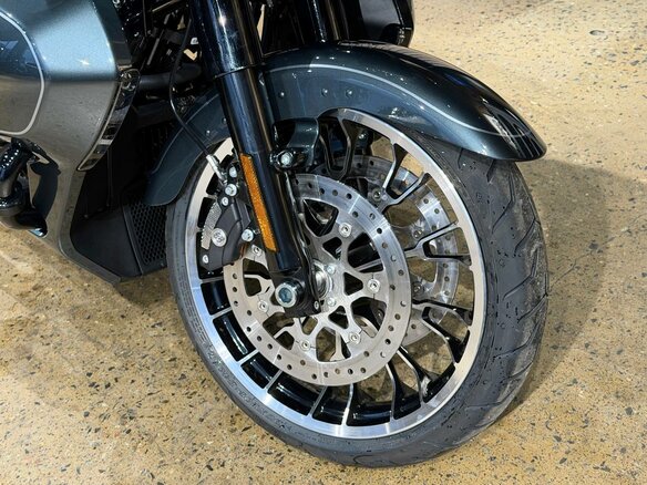 2026 Harley-Davidson Road Glide Limited, серый, 4950000 рублей - вид 11