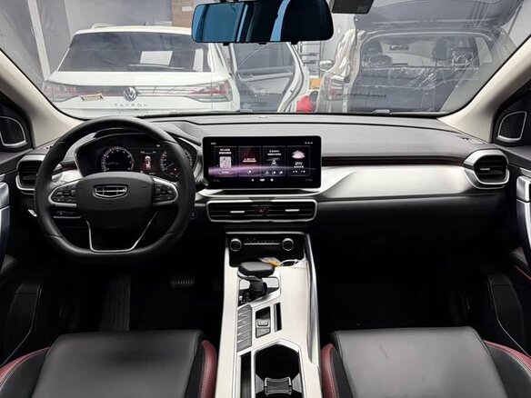 2023 Geely Binyue I Рестайлинг, белый, 1250000 рублей - вид 13