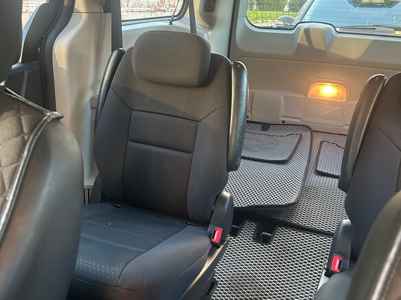 2010 Dodge Caravan Grand V, чёрный, 1020000 рублей - вид 5