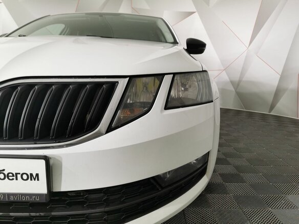 2020 Skoda Octavia III (A7) Рестайлинг, белый - вид 8