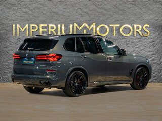 2026 BMW X5 M60i IV (G05/G18) Рестайлинг, серый, 19690000 рублей, вид 4