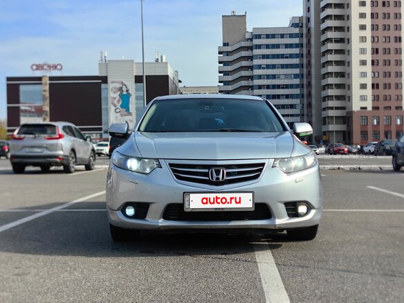 2011 Honda Accord VIII Рестайлинг, серебристый, 899000 рублей - вид 1