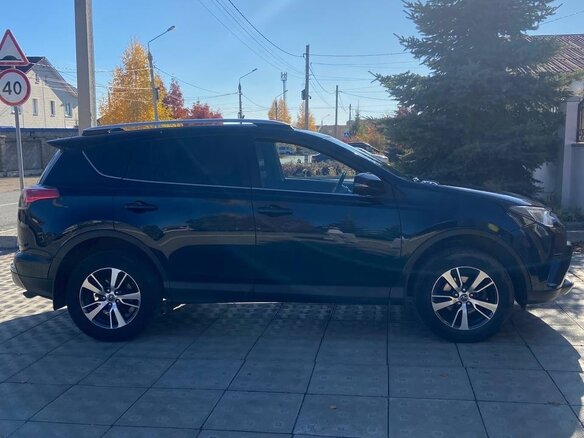 2018 Toyota RAV4 IV (XA40) Рестайлинг, синий, 2700000 рублей - вид 3