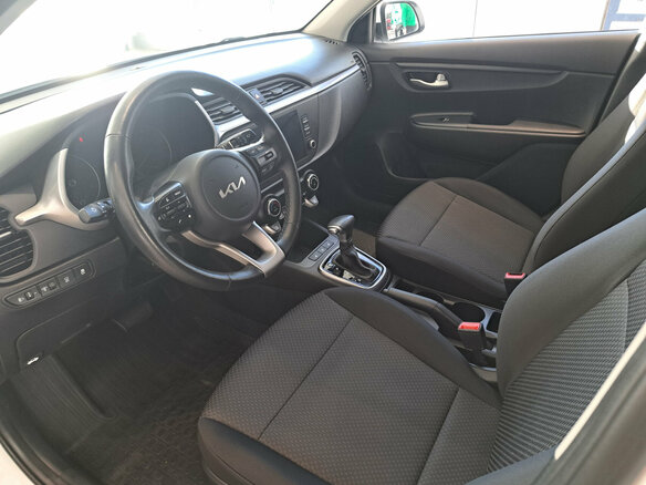 2022 Kia Rio X IV Рестайлинг, белый, 2004000 рублей - вид 15