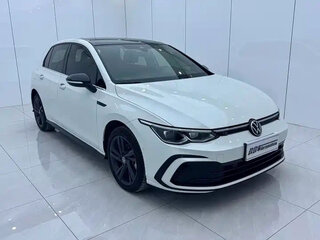 2021 Volkswagen Golf VIII, белый, 1935002 рублей, вид 3