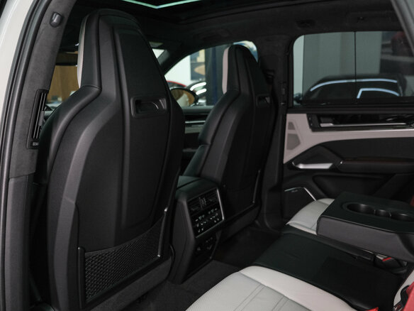2026 Porsche Cayenne GTS III Рестайлинг, серый, 25900000 рублей - вид 39