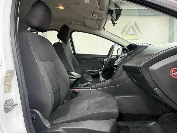 2016 Ford Focus III Рестайлинг, белый, 909000 рублей - вид 9