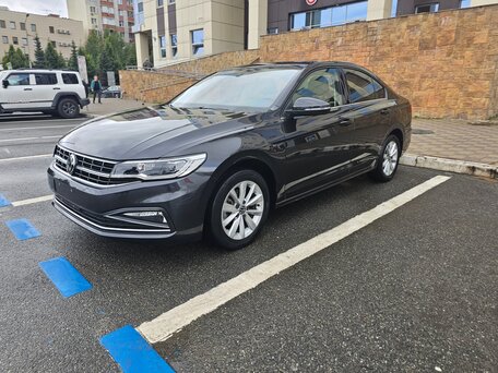 2022 Volkswagen Bora IV, серый, 1768600 рублей, вид 1