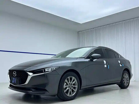 2021 Mazda 3 Axela IV (BP), серебристый, 1480000 рублей, вид 4