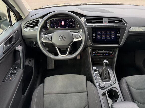 2021 Volkswagen Tiguan II Рестайлинг, коричневый, 2990000 рублей - вид 30