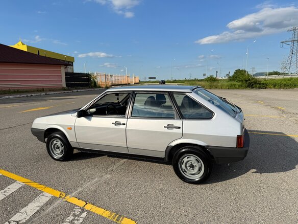 2004 Lada (ВАЗ) 21093i, серебристый, 500000 рублей - вид 20