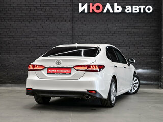 2018 Toyota Camry VIII (XV70), белый, 2300000 рублей, вид 4