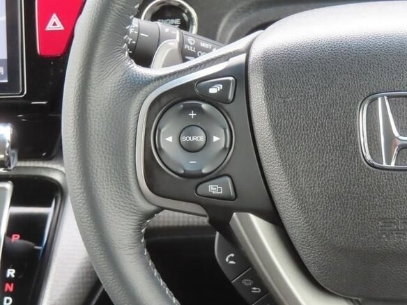 2022 Honda Stepwgn Spada V Рестайлинг, серый, 1900000 рублей - вид 17