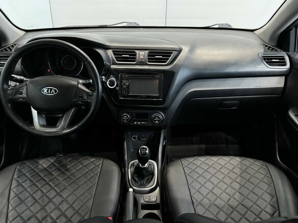 2012 Kia Rio 5-speed III, чёрный, 900000 рублей - вид 15