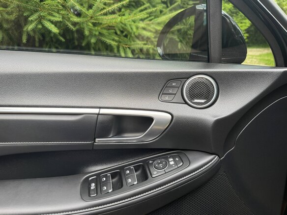 2020 Hyundai Sonata VIII (DN8), чёрный, 2590000 рублей - вид 16