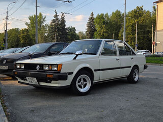 1984 Toyota Carina III (A60), белый, 485000 рублей, вид 3
