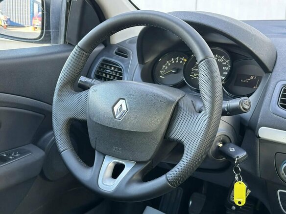 2010 Renault Fluence I, бежевый, 590000 рублей - вид 10